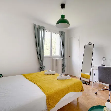 Le Vintage Pop Pres De Paris Apartment *